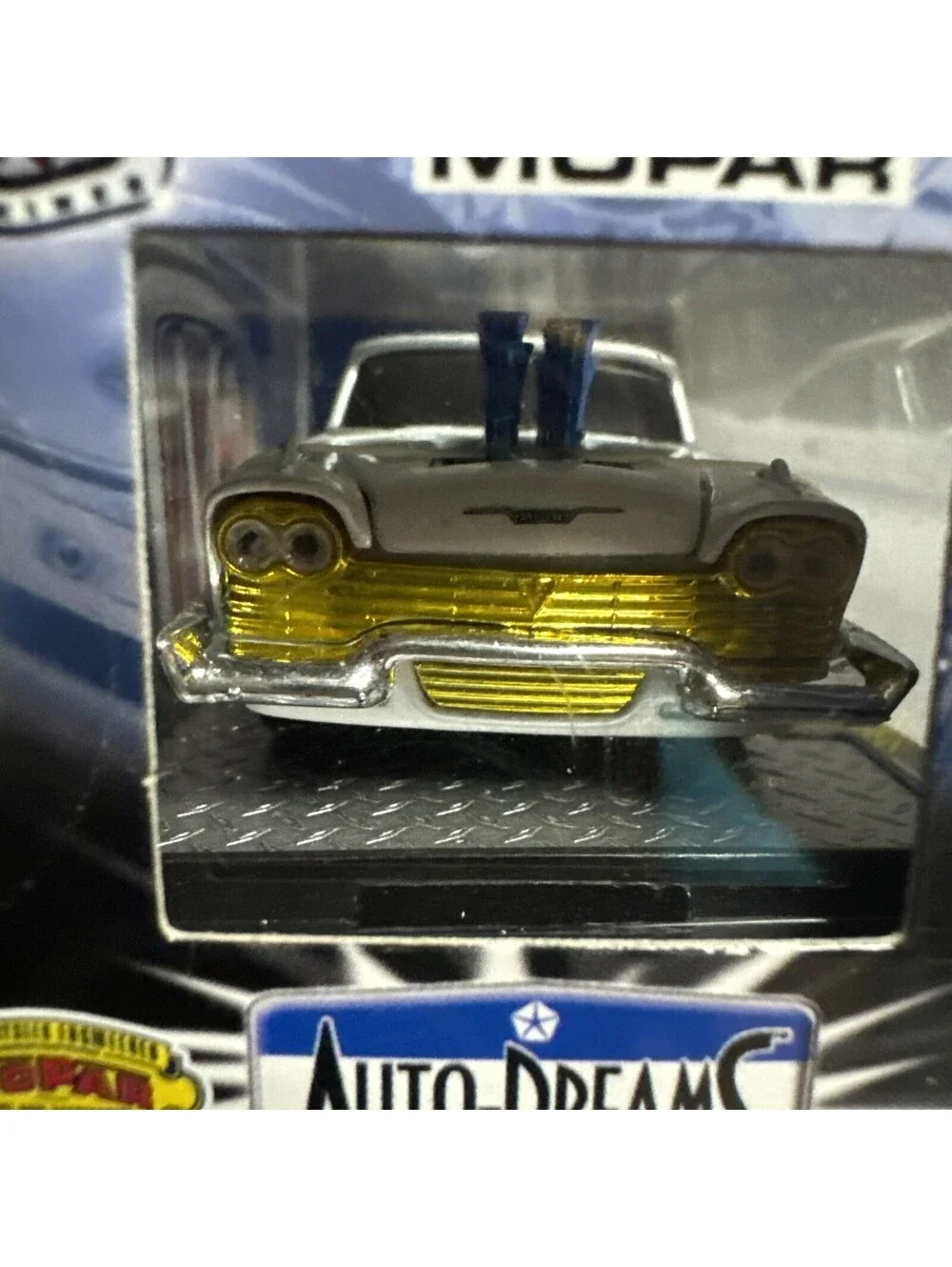 M2 Machines Auto-Dreams 1958 Plymouth Fury Mopar 1/64 Limited To 5,000 White
